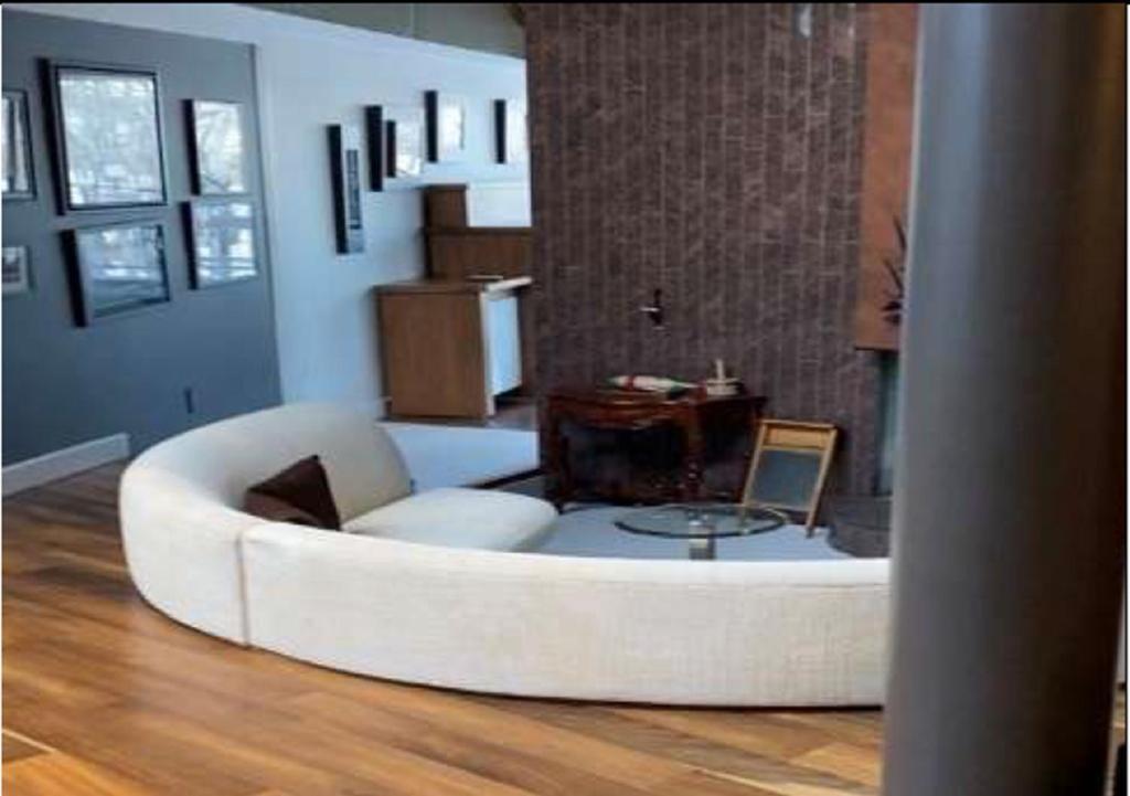 مبيت وإفطار YYC Roundhouse Grotto المظهر الخارجي الصورة
